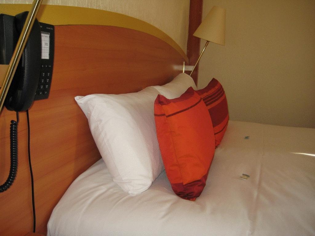Kyriad Hotel Lamballe Exterior photo