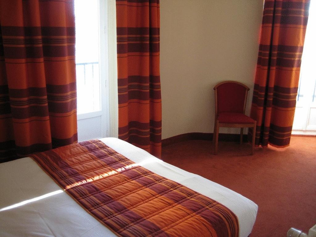 Kyriad Hotel Lamballe Exterior photo