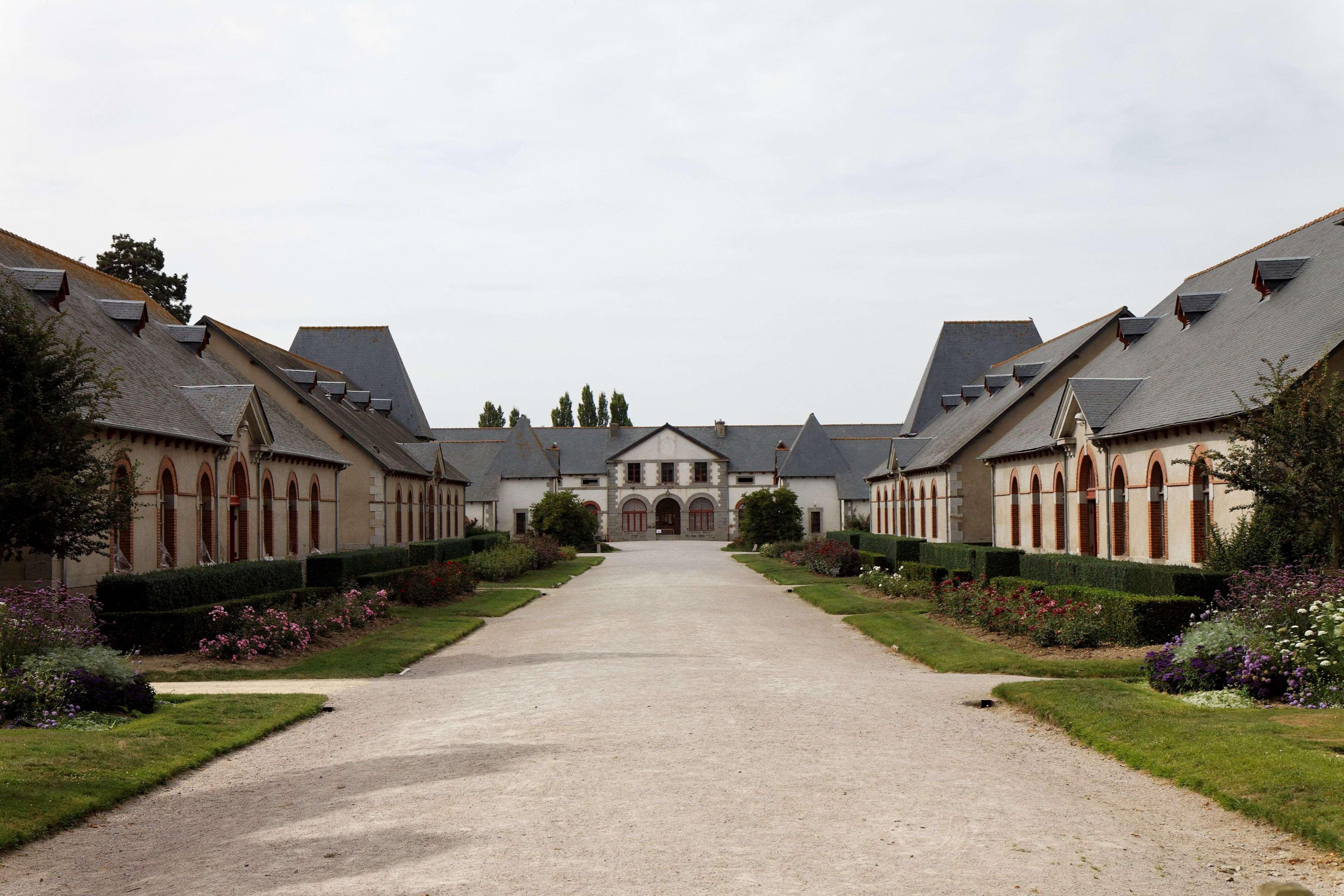 Kyriad Hotel Lamballe Exterior photo