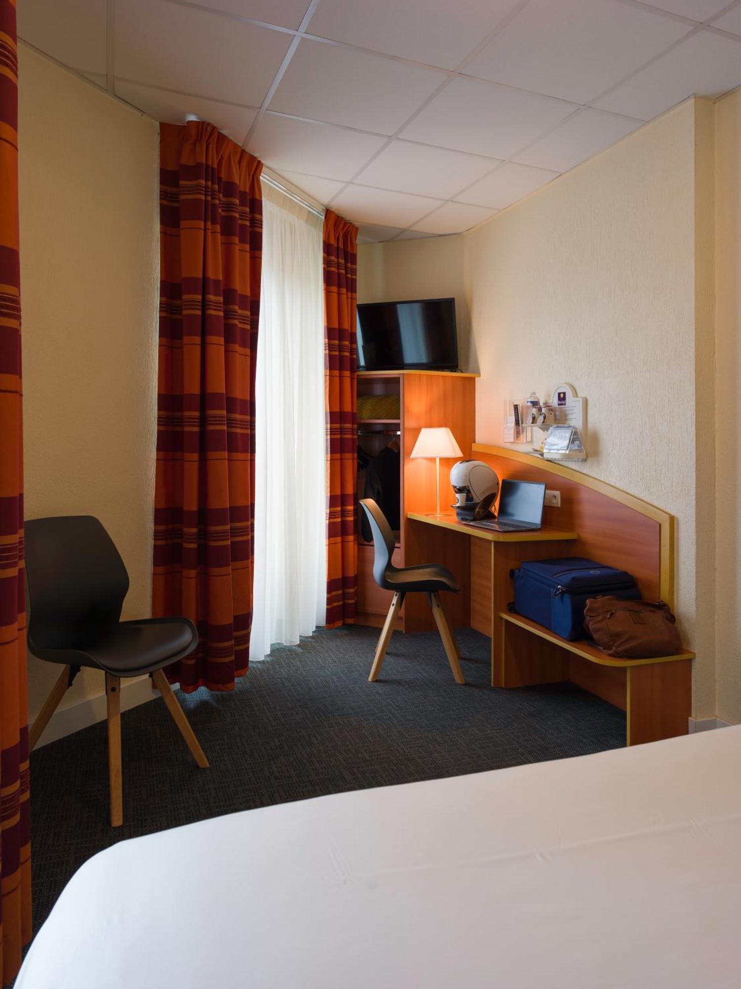 Kyriad Hotel Lamballe Exterior photo